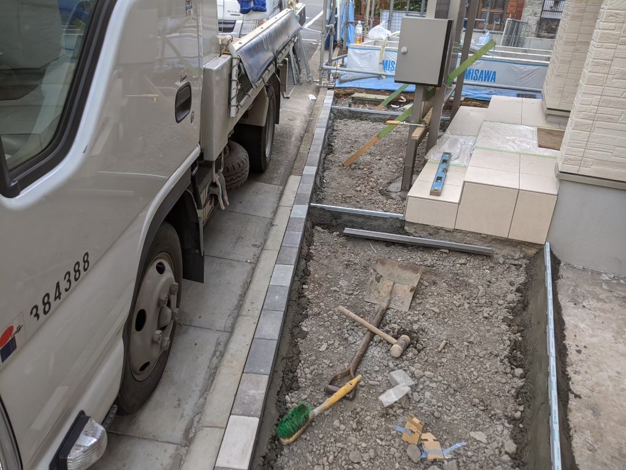 板橋区大山町で新築土間うち外構工事を行わせていただきました。